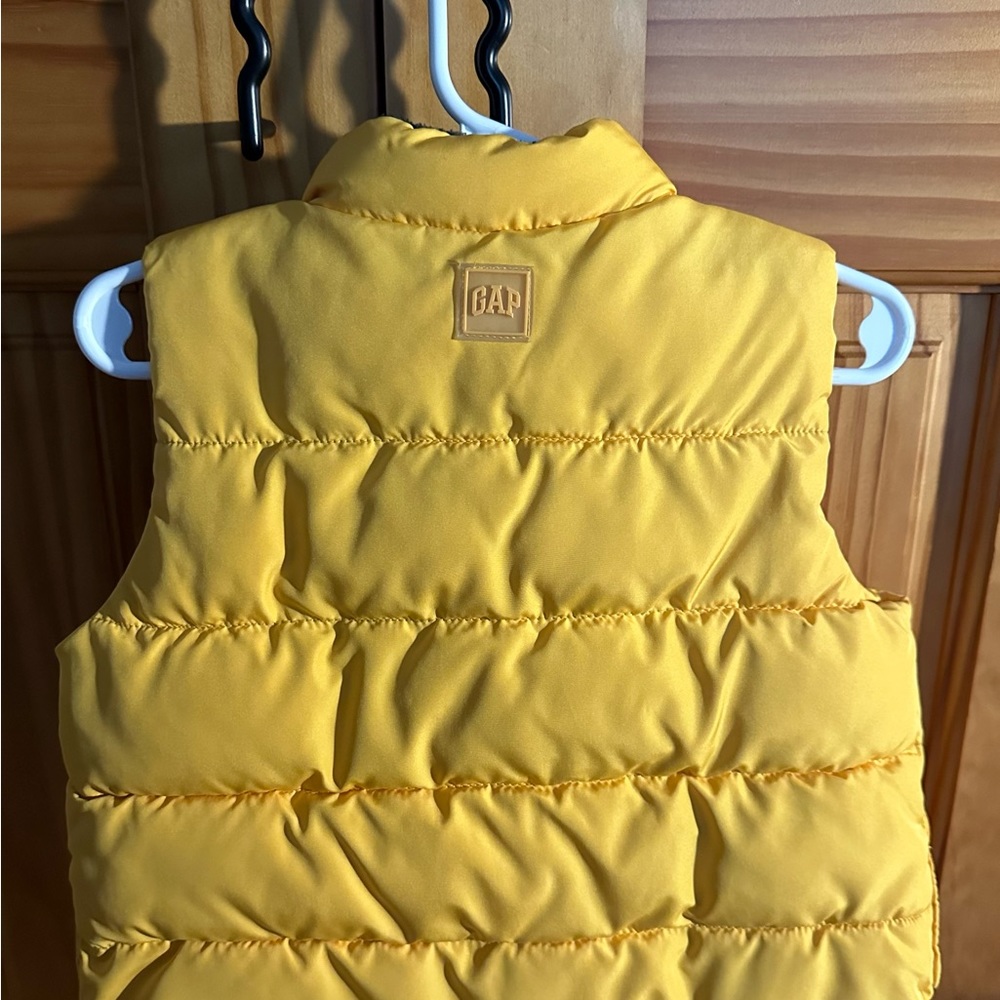 Baby Gap Puffer Vest - Yellow - 12/18 months - Picture 4 of 6